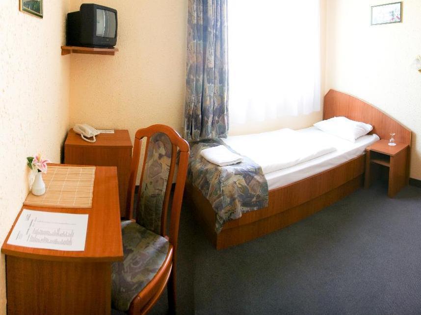 Hotel Berlin بودابست المظهر الخارجي الصورة